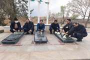 مراسم غبار روبی و گل افشانی مزار شهدای گمنام توسط کارکنان شبکه دامپزشکی شهرستان اردستان