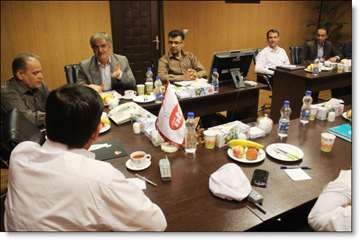 بازدید معاون و کارشناسان اداره نظارت بر بهداشت عمومی و مواد غذایی سازمان دامپزشکی کشور  از کارخانه پ