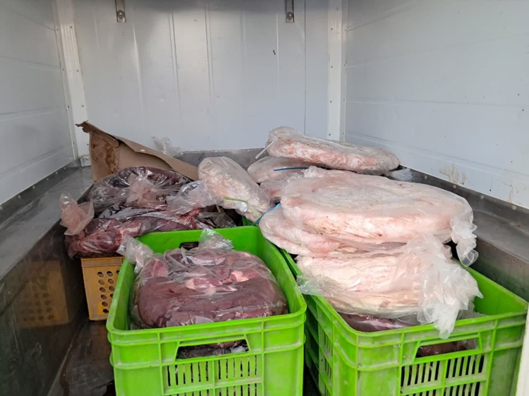 کشف و معدوم سازی ۱۷۵ کیلوگرم فرآورده خام دامی غیر قابل مصرف در شهرستان نطنز