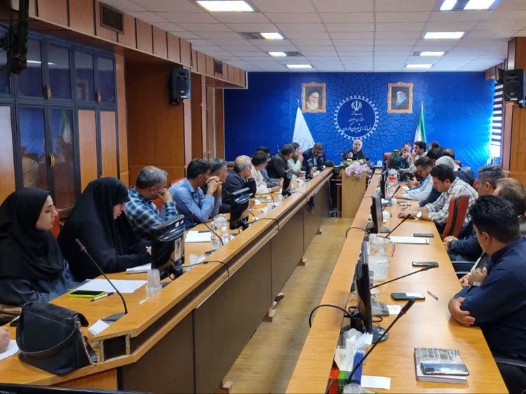 برگزاری جلسه مدیریت بحران شهرستان تیران و کرون با محوریت ستاد پیشگیری از بیماری آنفلوانزای فوق حاد پرندگان و بیماری تب برفکی